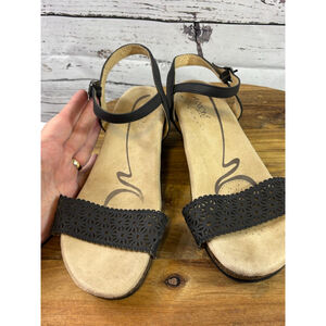 Women's AXXIOM Black Beige Wedge Sandals Size 9